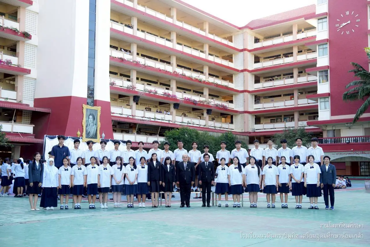 รูปหมู่ ม.3/10 - งานโสตทัศนศึกษาโรงเรียน